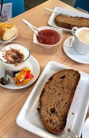 Momo & Lula Cafeteria